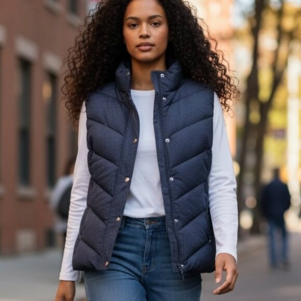 The Gap Winter Warmth Quilted Vest Women’s‎ LARGE Outerwear Blue Full Zip Front
